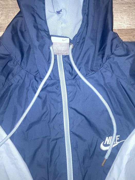 Вітровка Nike Sportswear Windrunner