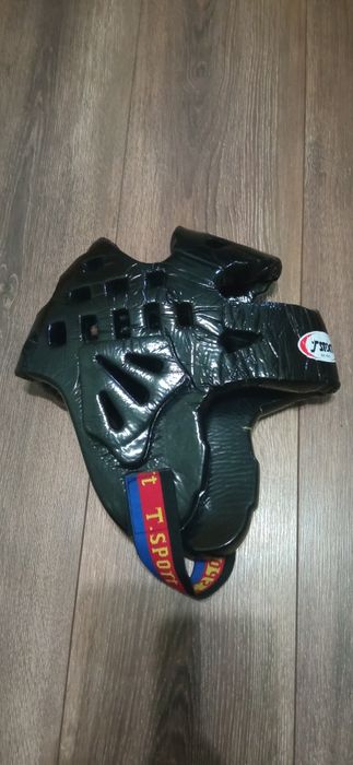 Захисний шлем для теквандо