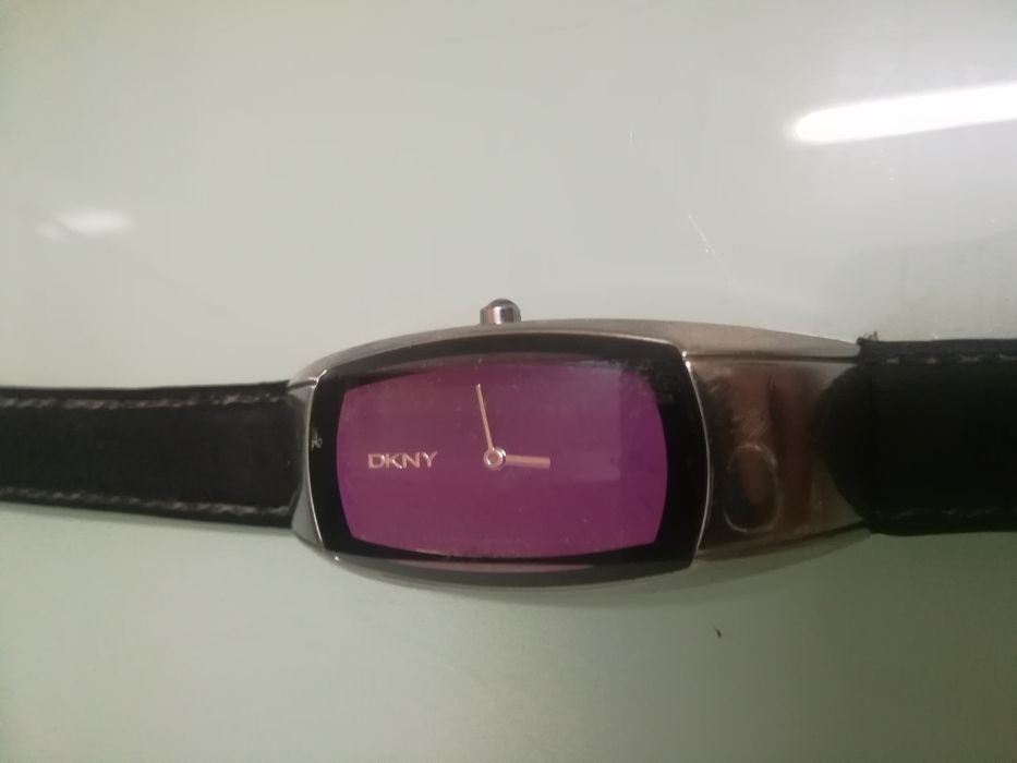 Relógio feminino  de "DKNY "
