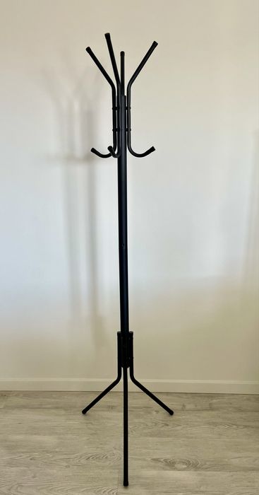 Cabide de pé de metal