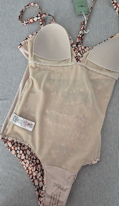 Суцільний купальник некст