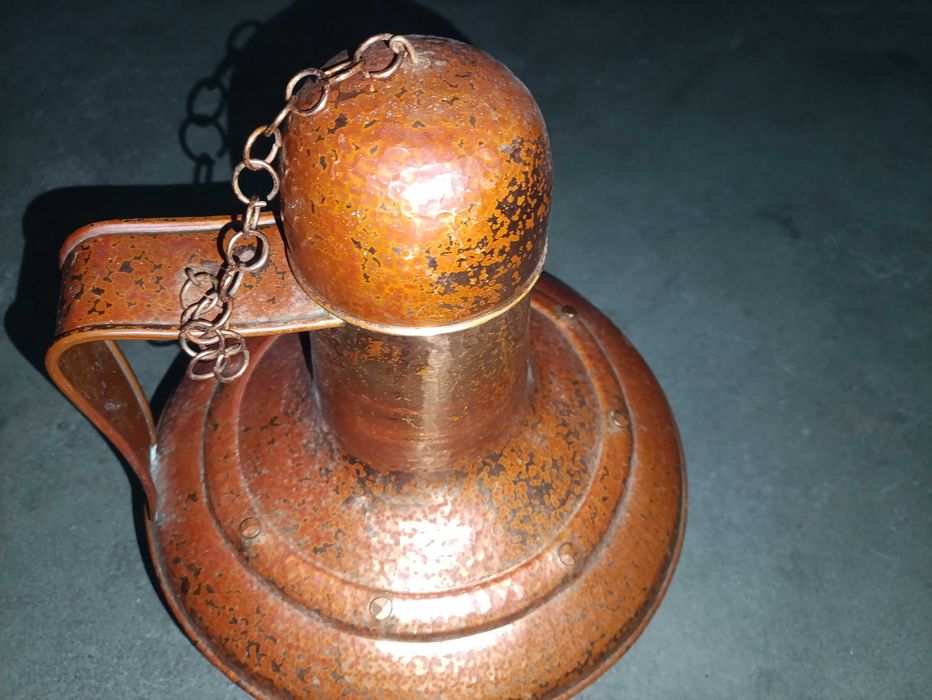 Jarrão em cobre com relevos aproximadamente 45 cm de altura
