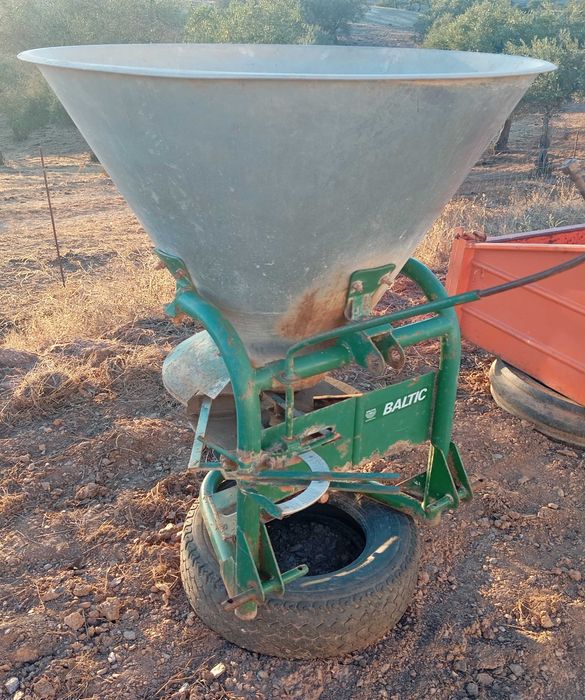Conjunto 4 Alfaias agrícolas