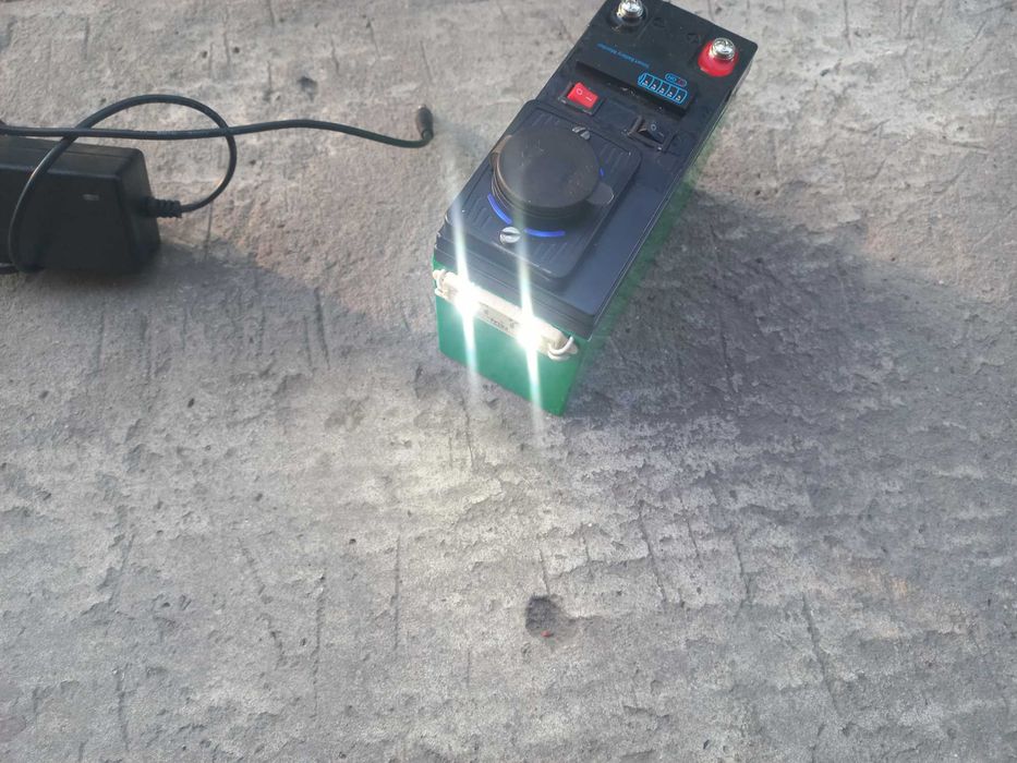 Акумулятор 12.6v - 5v _ li-ion, повербанк, ліхтар, usb / DC