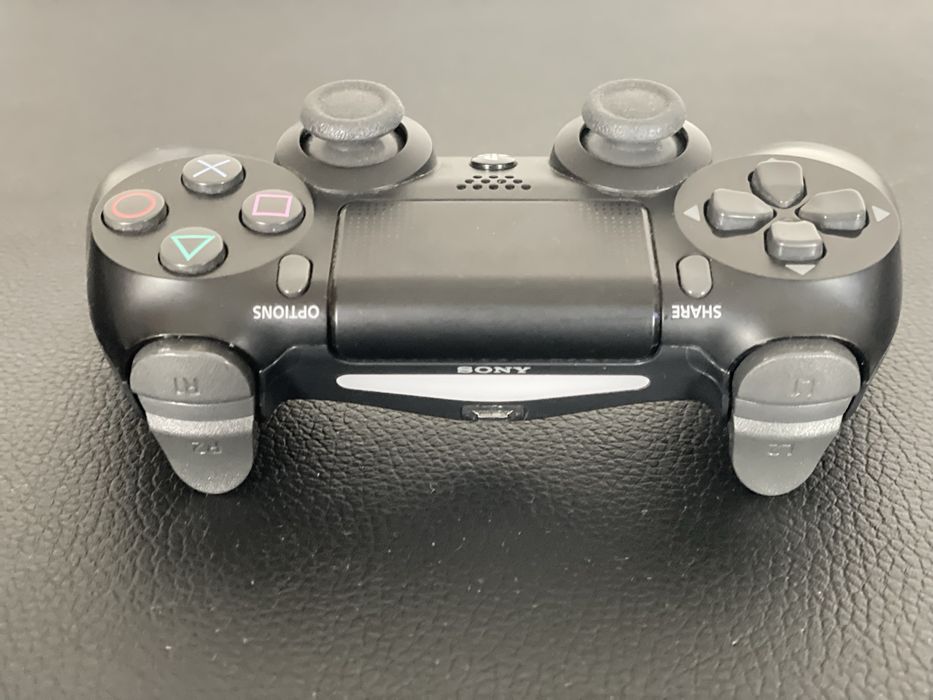 Comando PS4 preto