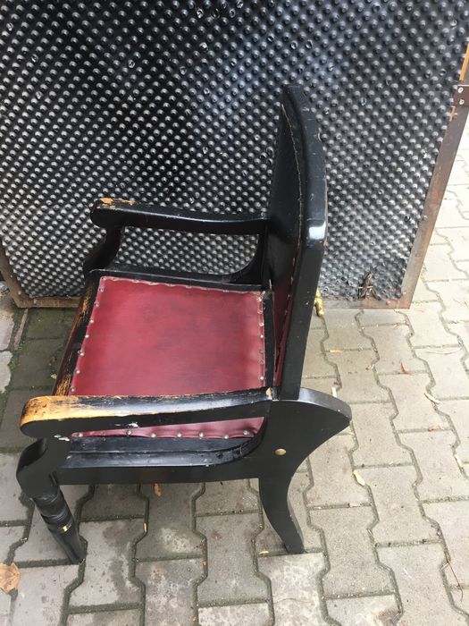 Stary kolekcjonerski fotel fryzjerski