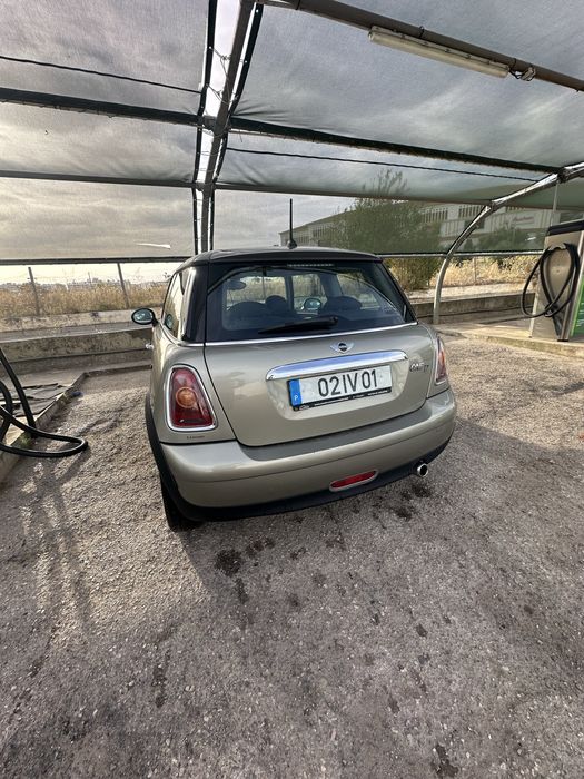 MINI One D477814827884236804