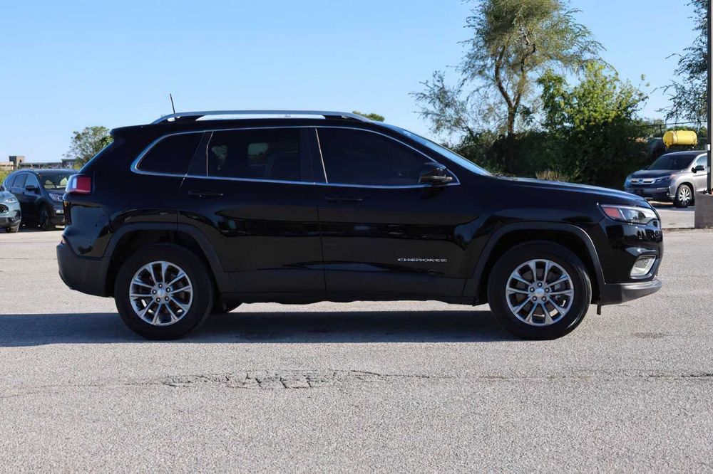 Jeep Cherokee      2020