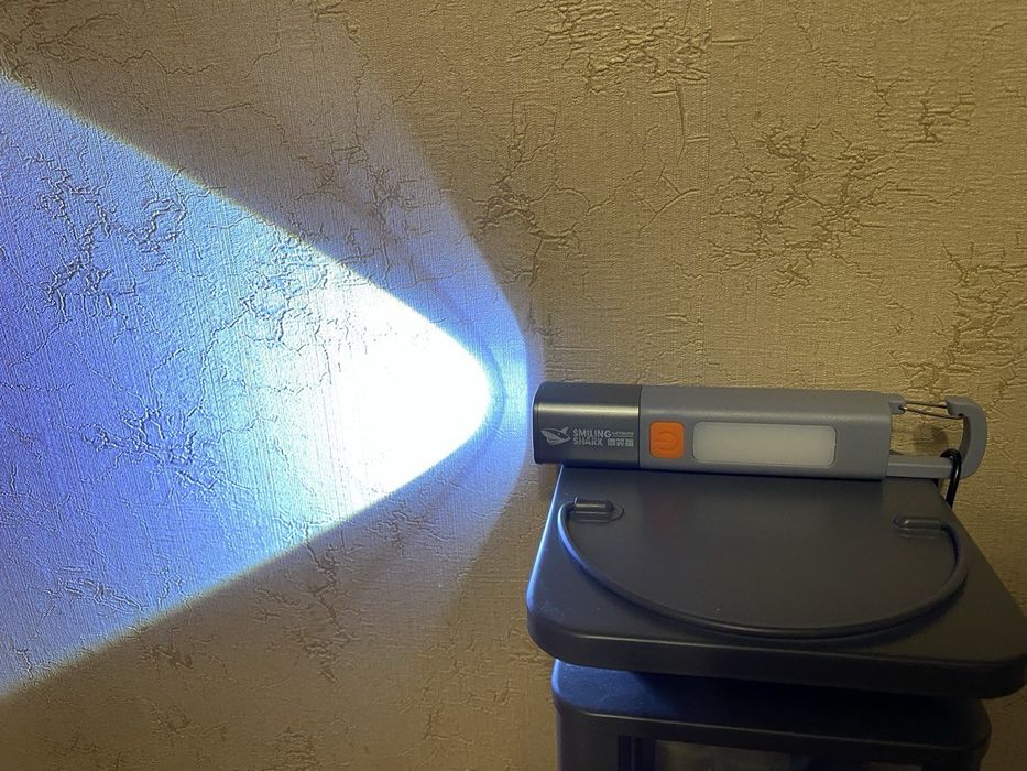 + Подарок+ Портативный светодиодный фонарик Smiling Shark аналог  Xiao