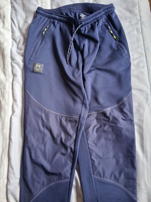 Calças desportivas Under Armour.