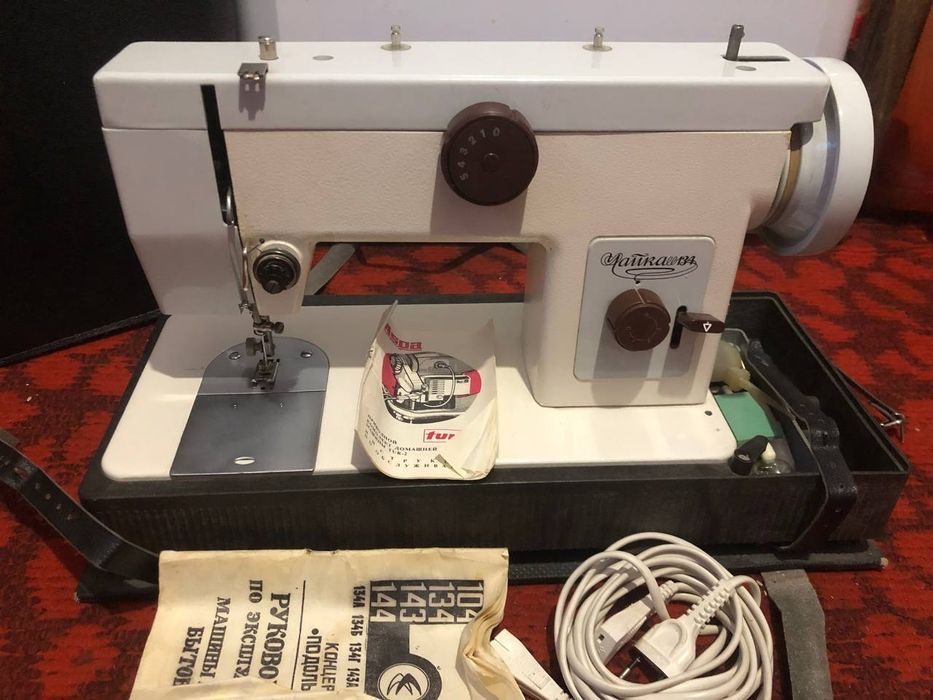 Швейная машинка Чайка 134