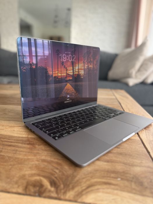 Macbook Air M3 16 GB dysk 256 GB 2024