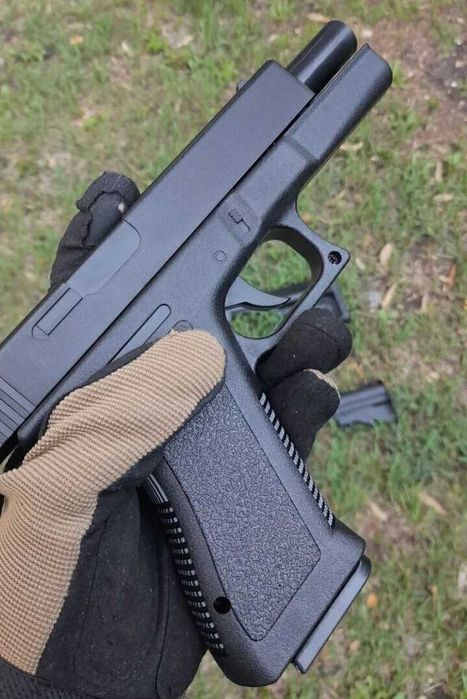 Пістолет Глок17 VIGOR V307 на кульках 6 мм пластик дитячий іграшковий