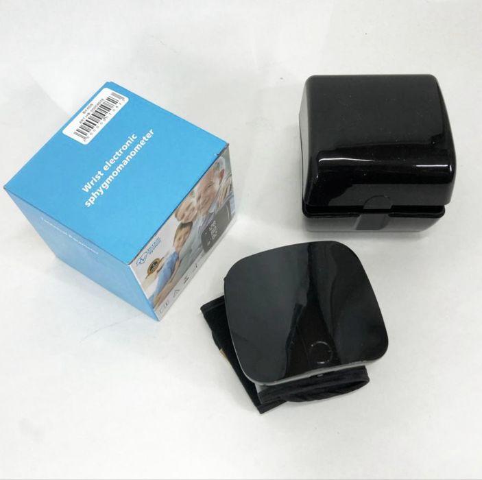 Тонометр на зап’ястя акумуляторний USB-C з пам’яттю. На запястье.