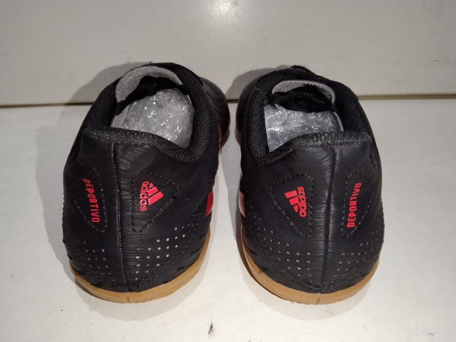 Halówki piłkarskie ADIDAS rozmiar 38 super stan
