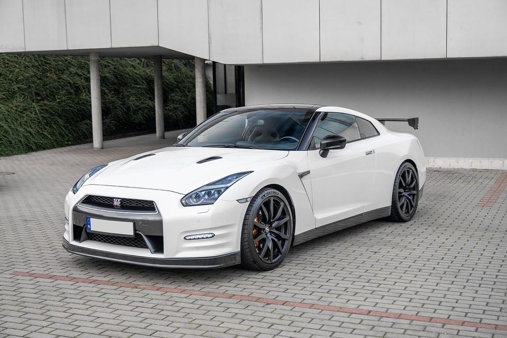 Nissan GT-R