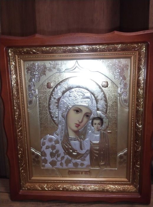Велика Ікона Діва Марія у гарному стані