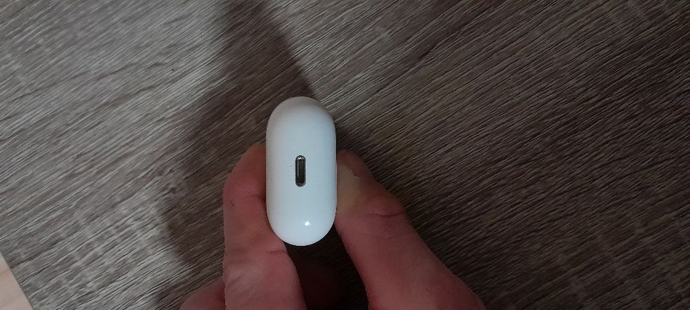 Оригінальний зарядний кейс Apple AirPods  2 (A1602) + Чохол у подарун