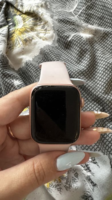 Apple Watch SE 44мм