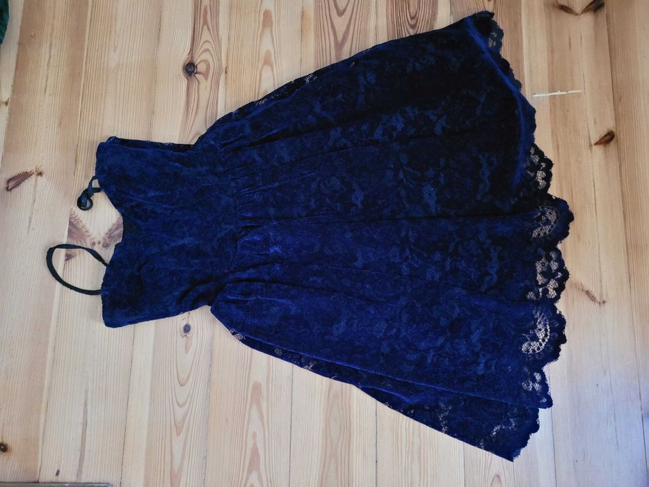 Granatowa sukienka na studniówkę/wesele