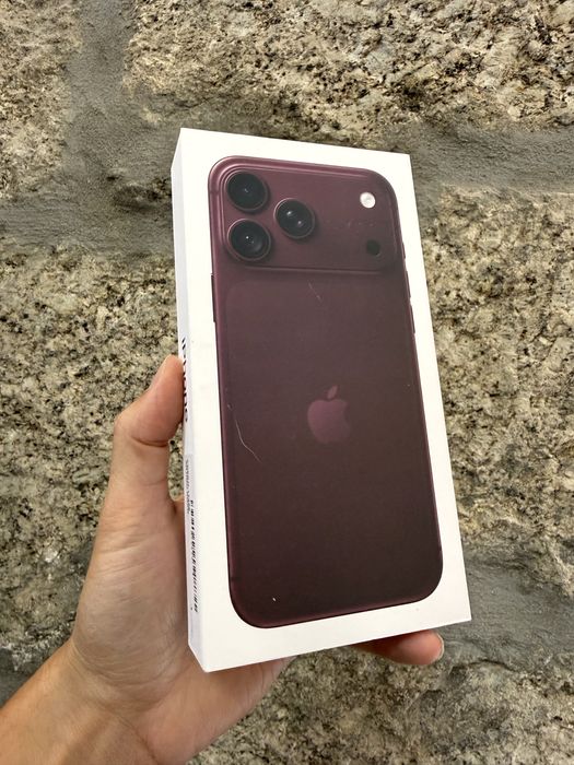 iPhone 18 Pro Max Burgundy 256Gb