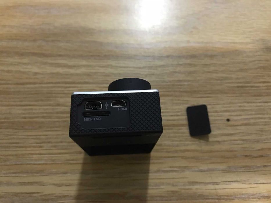 GoPro Hero 3 White Edition c/ Muitos extras e 3 baterias)(Ler Anúncio)