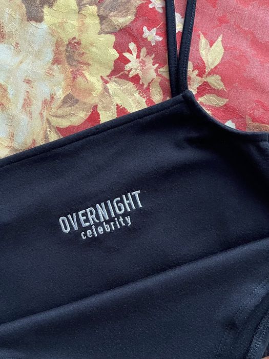 Чорне боді, Cropp