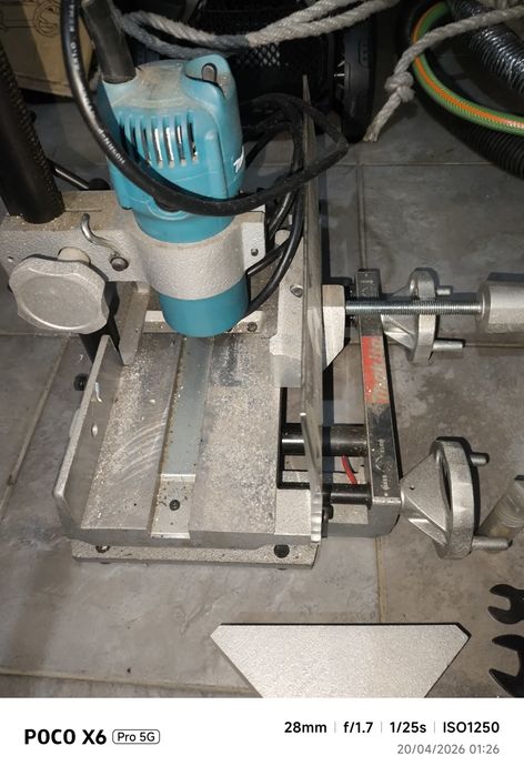 Makita fresadora de alumínio 4403 530W