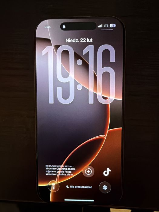 Iphone 16 pro 128 gb Tytan Pustynny