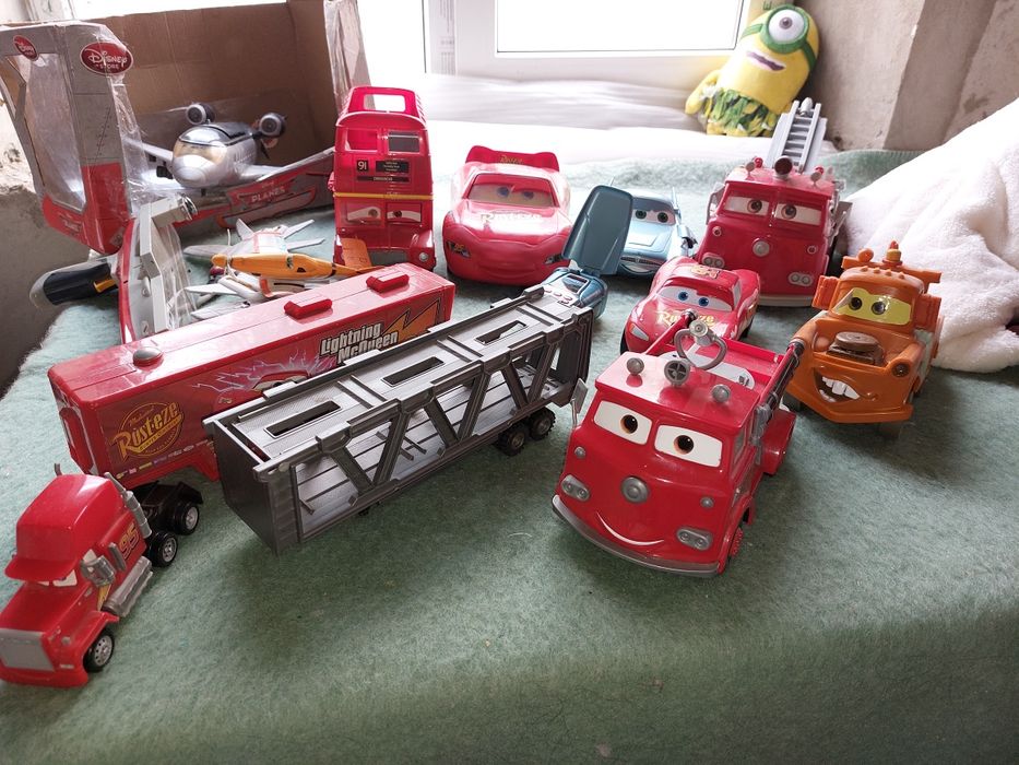 Disney cars машинки великі
