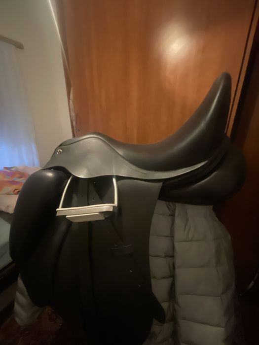 Vendo sela de ensino praticamente nova comprada na horse fire