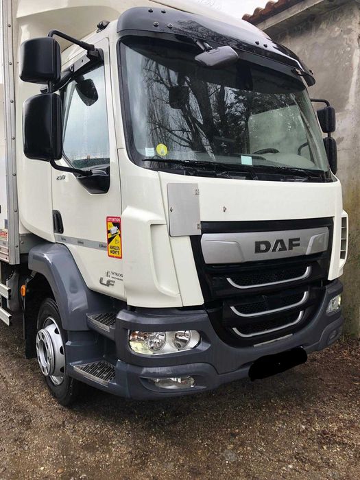 Daf LF 260 Furgão com plataforma elevatória