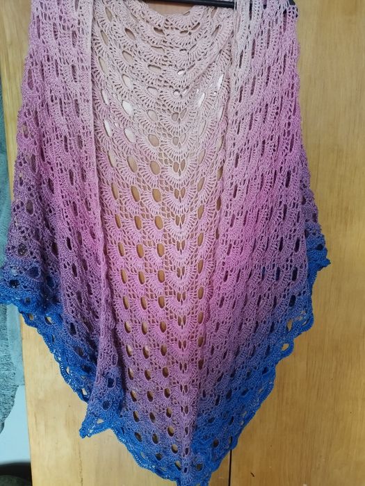 Chusta ręcznie robiona na szydełku