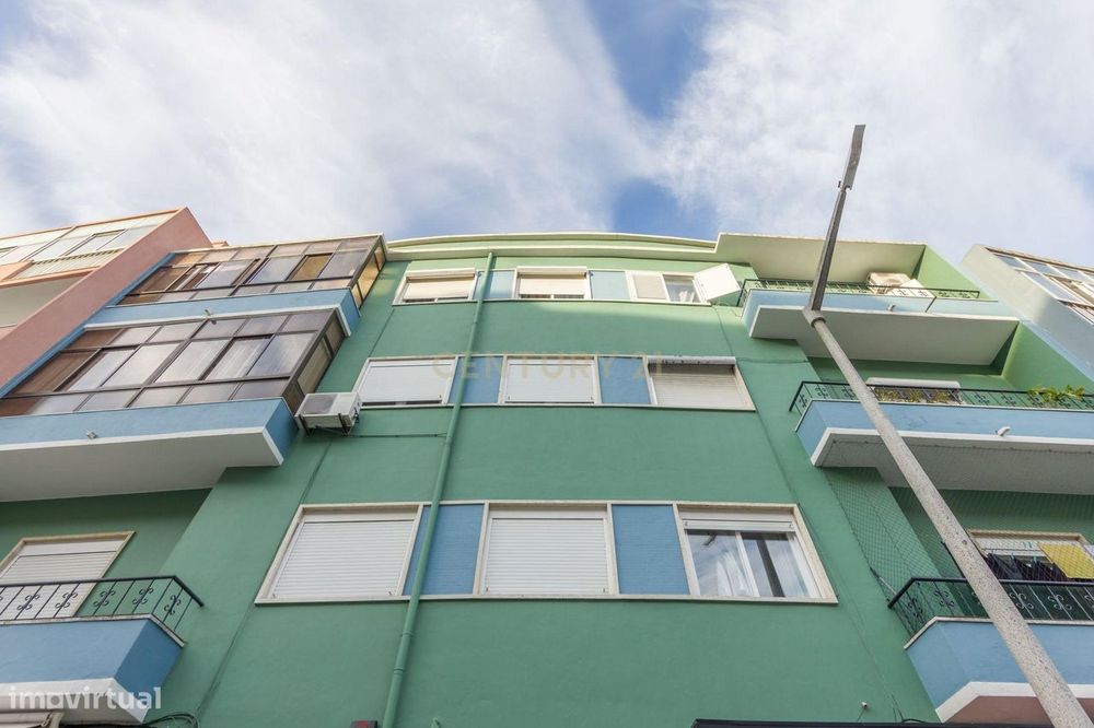 Apartamento em excelente estado de conservação - Cruz de Pau — Amora, Setúbal