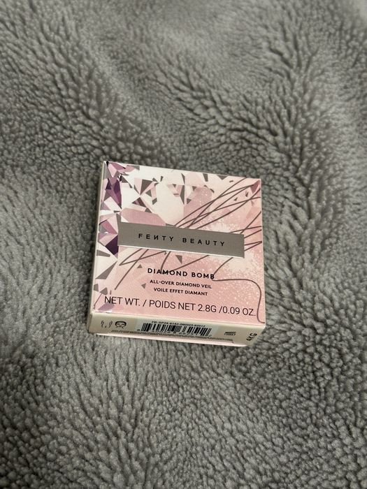 Fenty Beauty Diamond Bomb Rozświetlacz