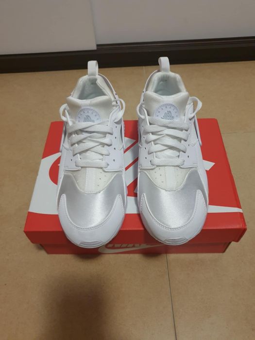 Sapatilhas Nike brancas