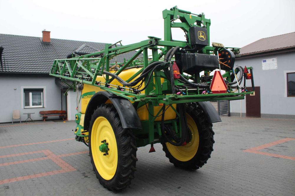 Opryskiwacz John Deere 740  hardi  kuhn