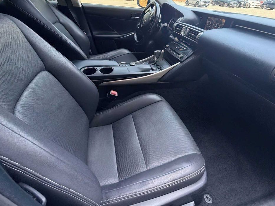 Lexus IS 300      2016
