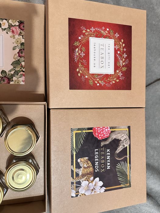 Подарочная коробка с баночками для чая.