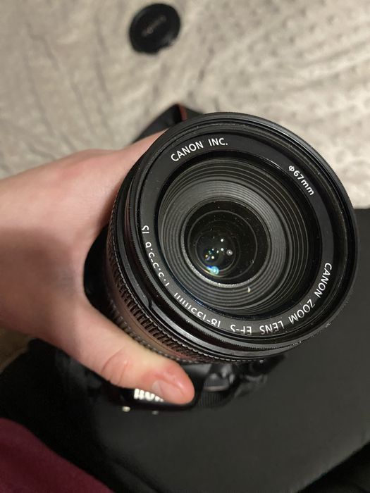 Дзеркальна камера Canon 600d