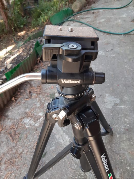 Statyw Velbon na aparat analogowy