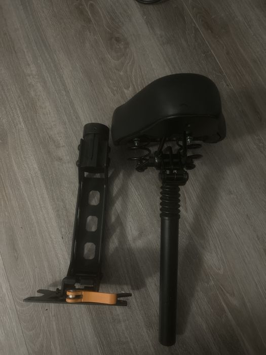Orginalne Siodełko z amortyzacją do Kukirin G2 Pro