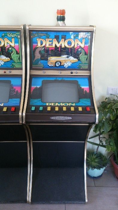 Игровые автоматы горшки skullduggery игровой автомат