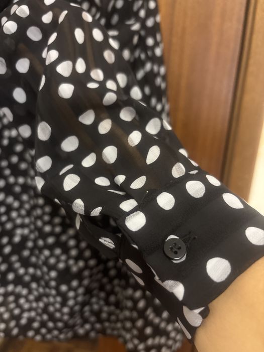 Blusa zara plissada com remate em laço.