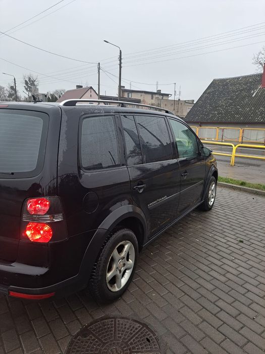 Volkswagen Touran Cross  2009 r. 2.0 tdi