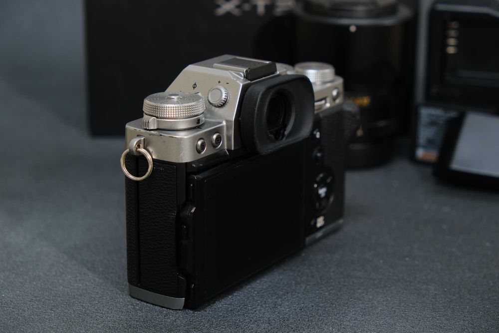 Fujifilm X-T3 Body (Silver) + Viltrox AF 33/1.4 XF