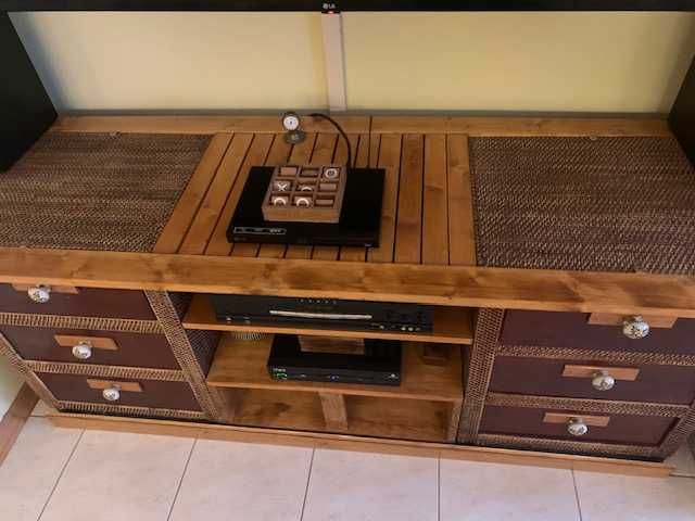 Móvel rustico de TV / Aparador