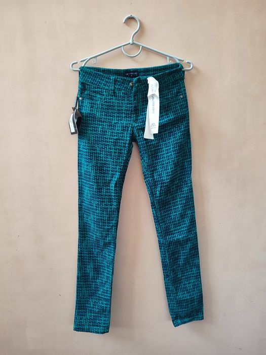 Джинсы Emporio Armani  XS, 25размер, пролёт