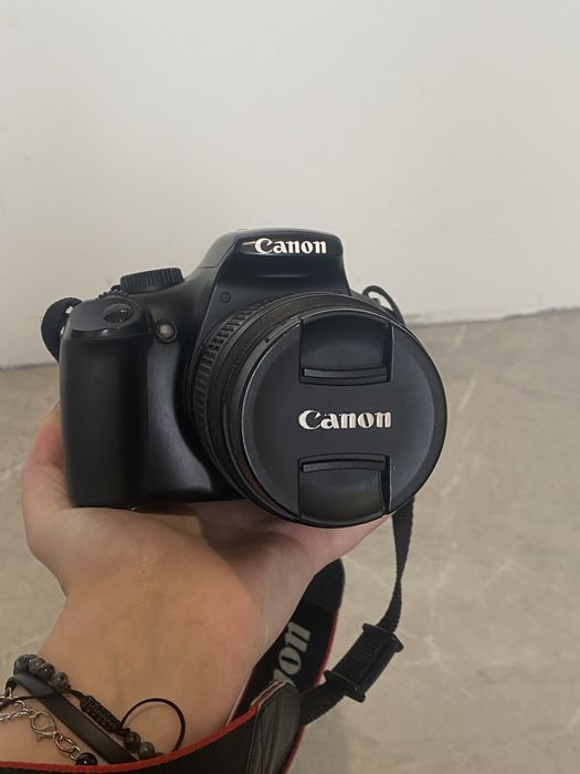 Камера Canon EOS 1100D