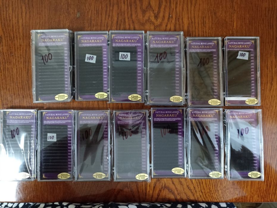 Вії для нарощування.